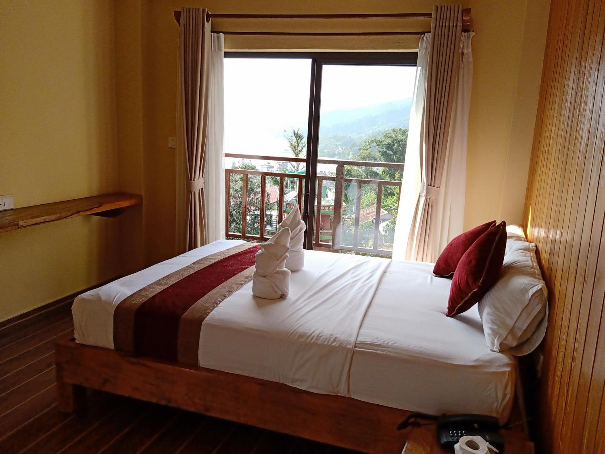 Hotel Kings Pokhara Exterior photo